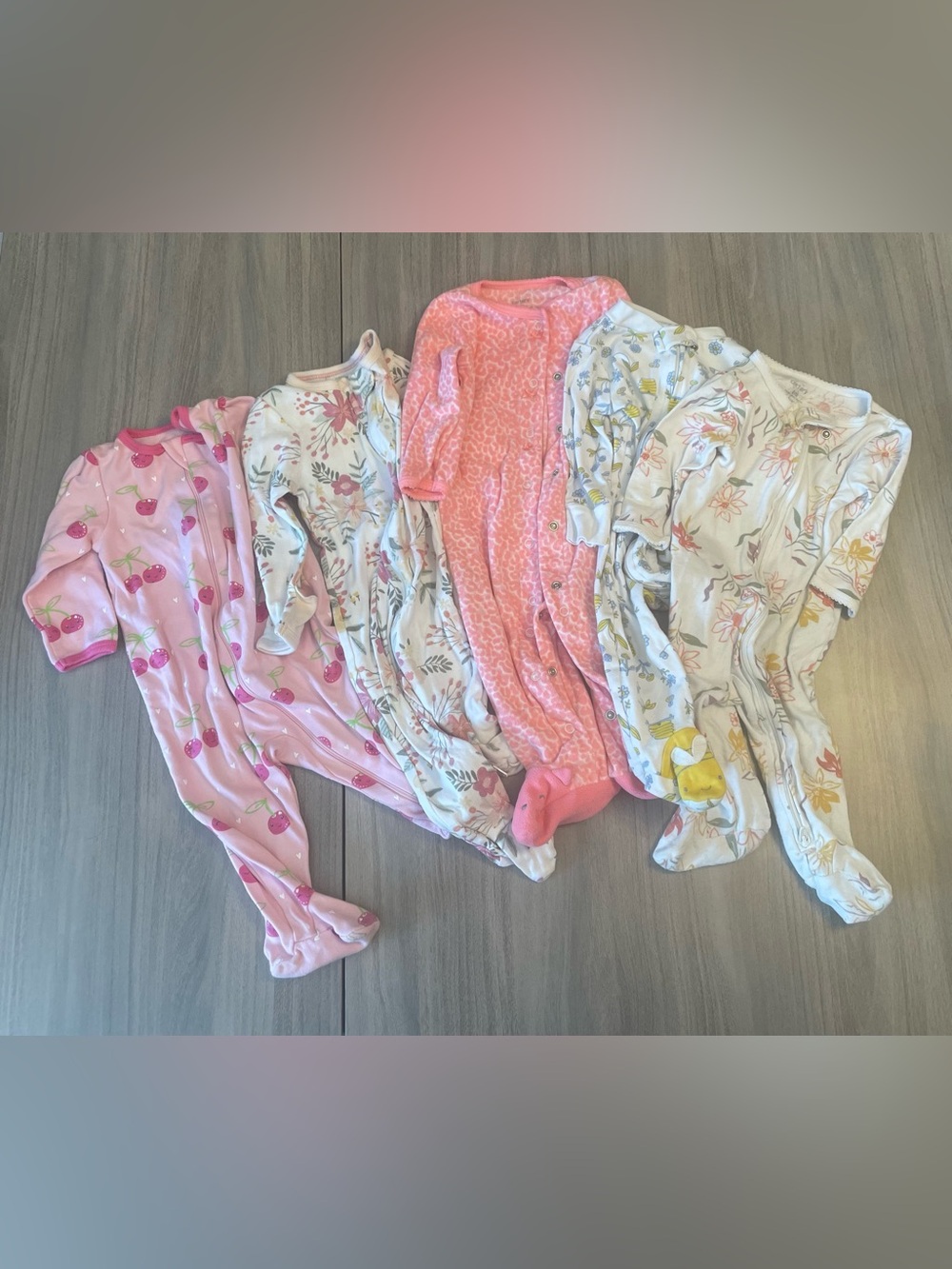 Baby Girl Sleeper Bundle 6M & 6-9M ā 5pc Footed Pajama Lot